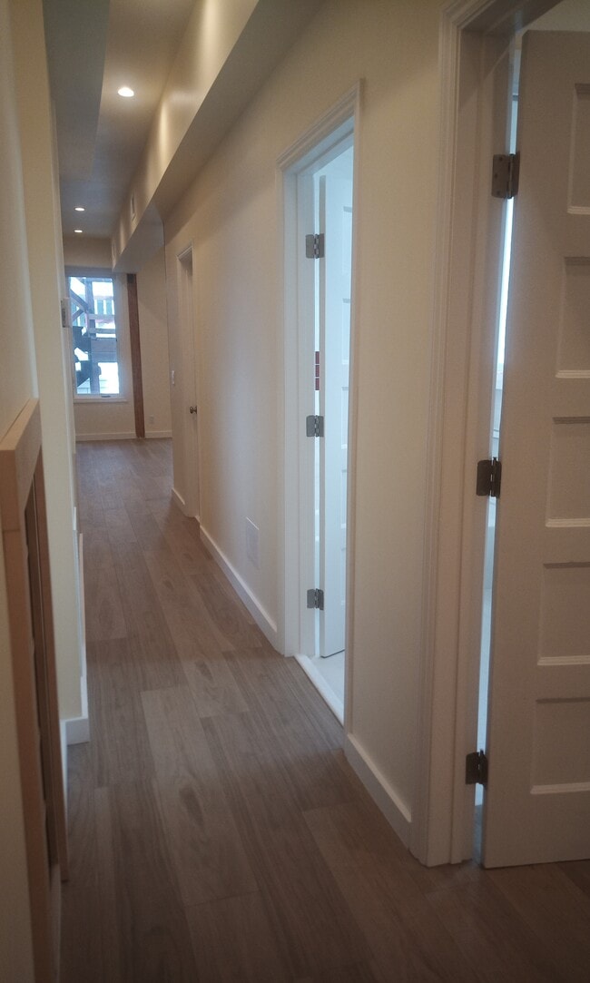 Hallway 2 - 516 Natoma St Unit 3