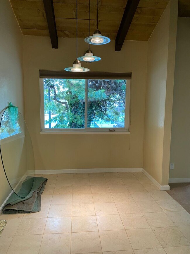 2 bed 2 bath Condo nestled in the Parkview... Unit 80 Condo for Rent