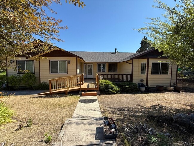 CHECK OUT THIS BEAUTIFUL HOME IN BOYD ACRE... - CHECK OUT THIS BEAUTIFUL HOME IN BOYD ACRE...