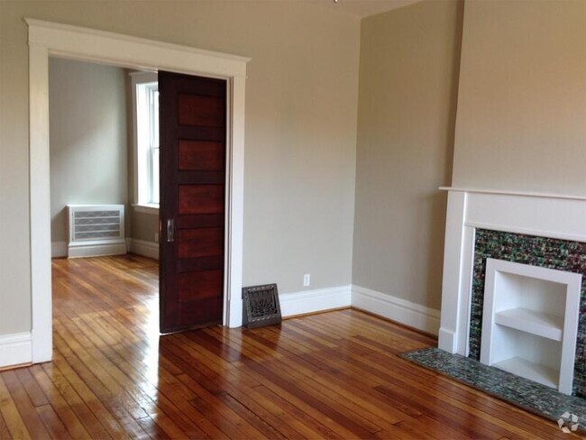 Building Photo - 2717 Arsenal St Rental