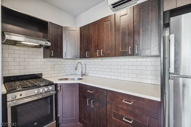 Photo - 166 Maplewood Ave