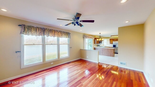 Photo - 712 N Victoria Dr