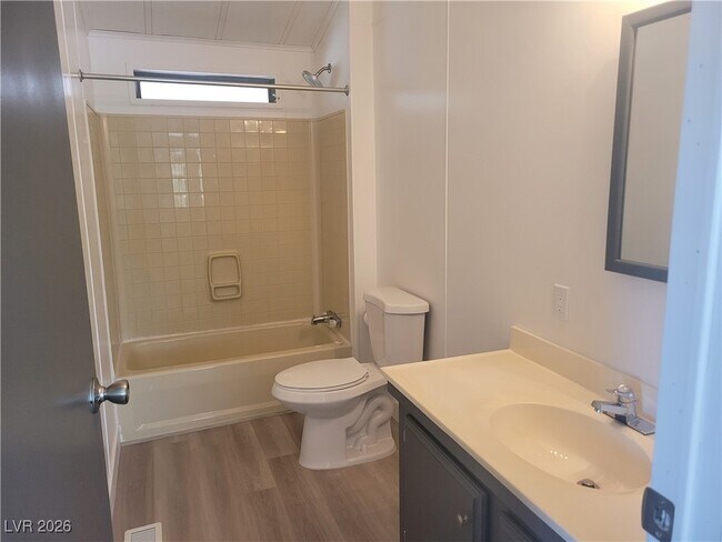 Photo - 1060 S Bunch St