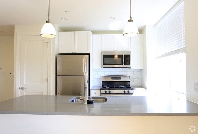 Kitchen 1br - The Union Apartments New Haven