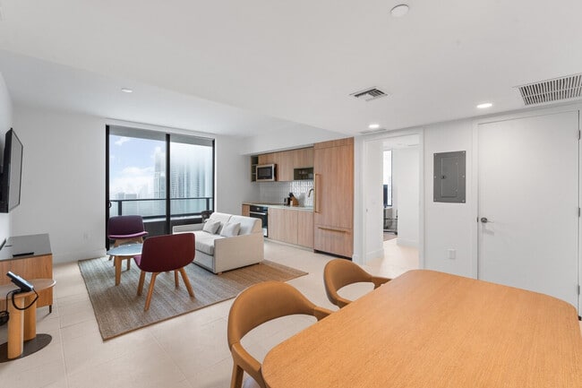 Building Photo - 125 NE 6th St Unit ID1389643P