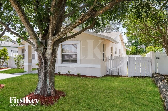 Photo - 525 20th Ave N