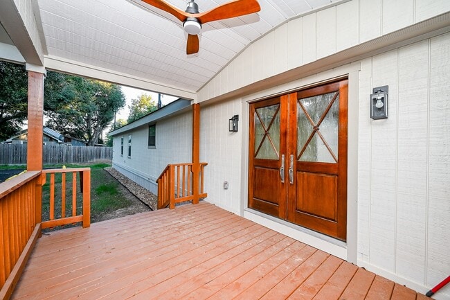 Building Photo - 15511 Cypress Garden Dr Rental