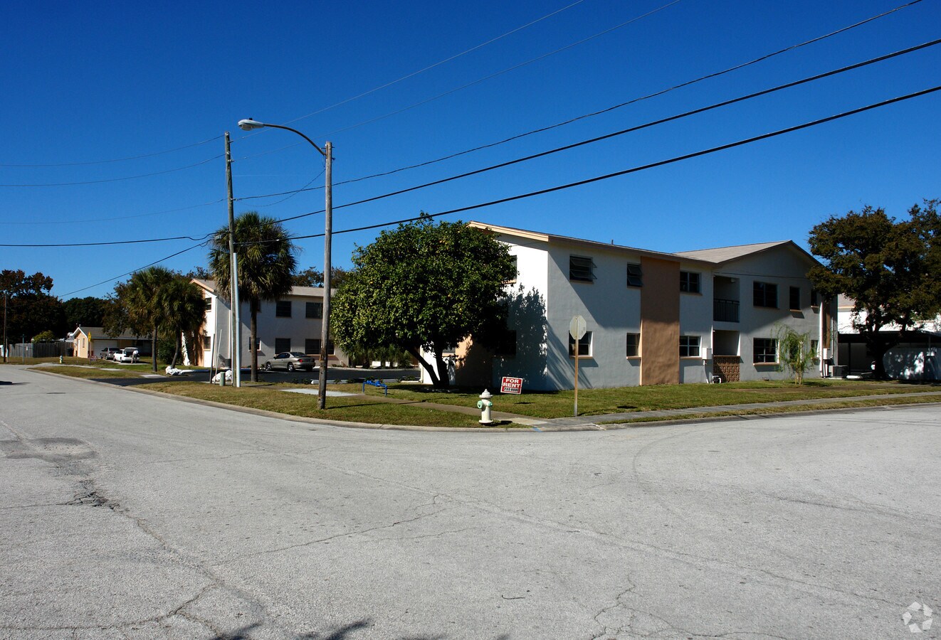Saratoga - Saratoga Apartments
