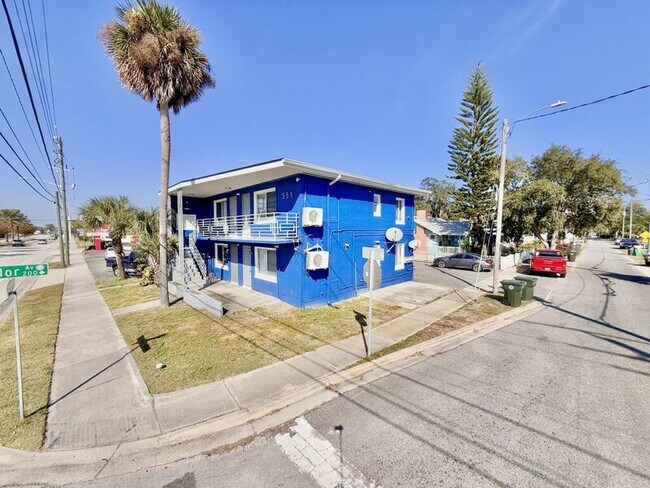551 N Ridgewood Ave