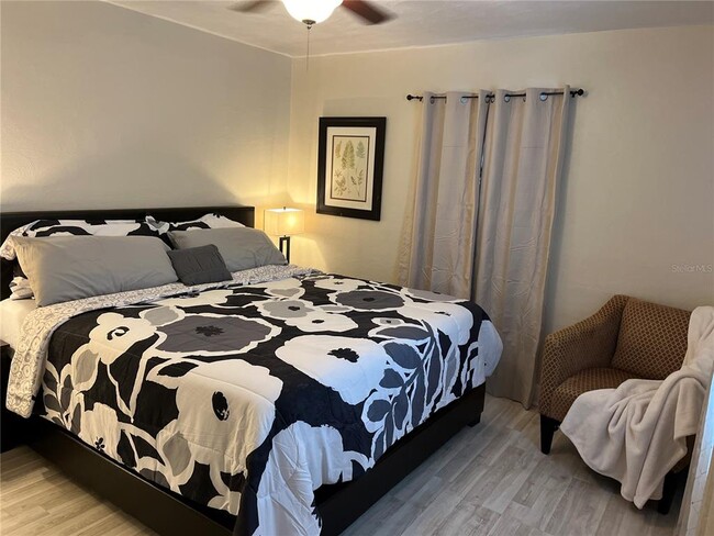 Photo - 2717 W State St