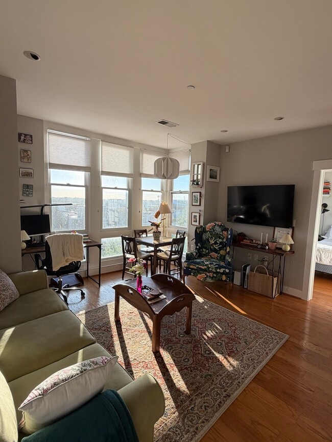 Building Photo - 2910 Georgia Ave NW Unit 401