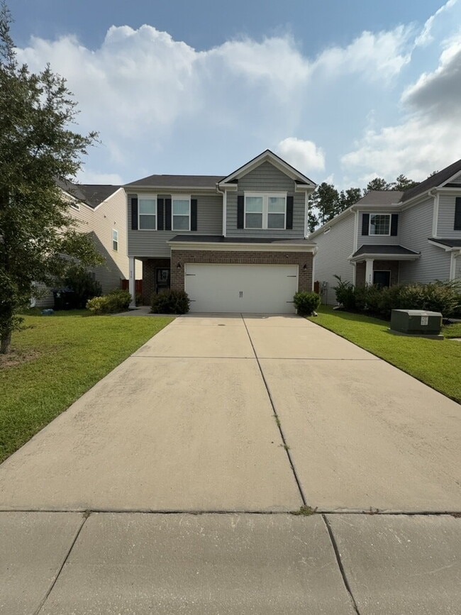 838 Redbud Ln