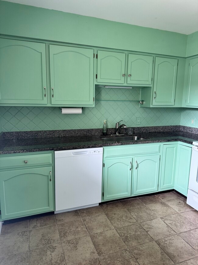 Building Photo - 416 Westridge Dr Unit 416 Rental