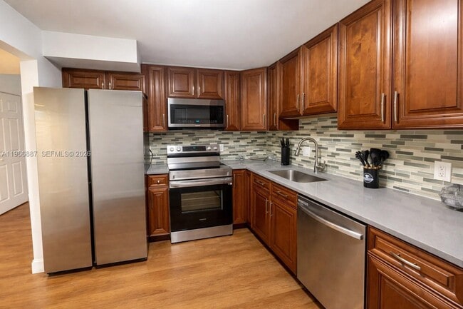 Photo - 16571 Blatt Blvd Unidad 204