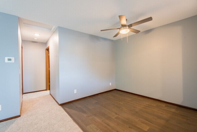 Photo - Updated condo *1Bed*1Bath Avail Jan 1.