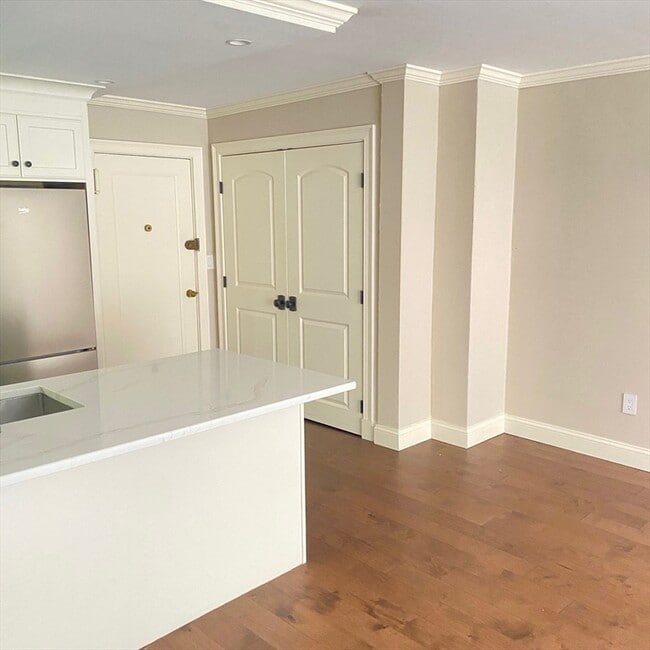 Photo - 145 Pinckney St Unidad 120