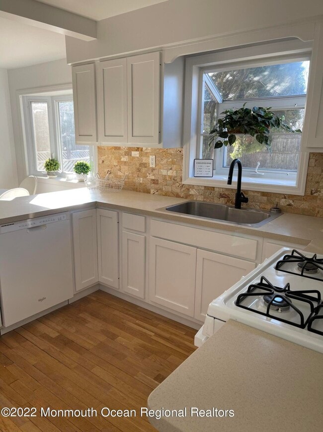 Photo - 80 Girard Ave