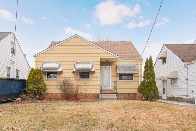 Photo - 15305 Rockside Rd