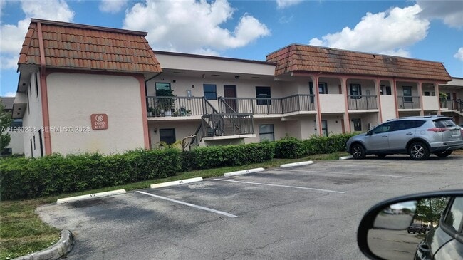 Building Photo - 20810 NE 8th Ct Unit 101-18