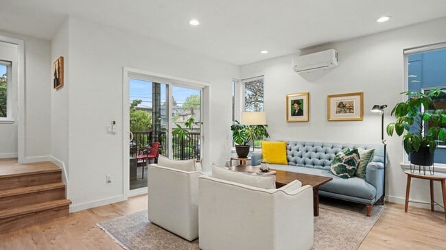 Photo - 3Bd/2.25Ba Seattle Townhouse