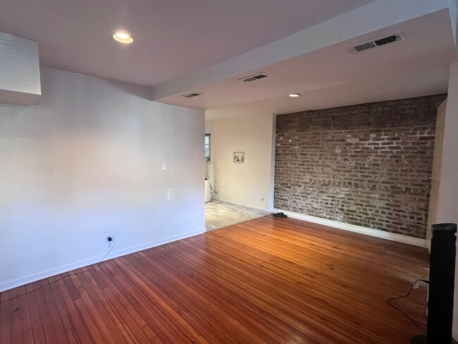 Photo - 2229 N Southport Ave