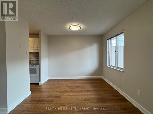 Photo - 610 Lake St Unité 705