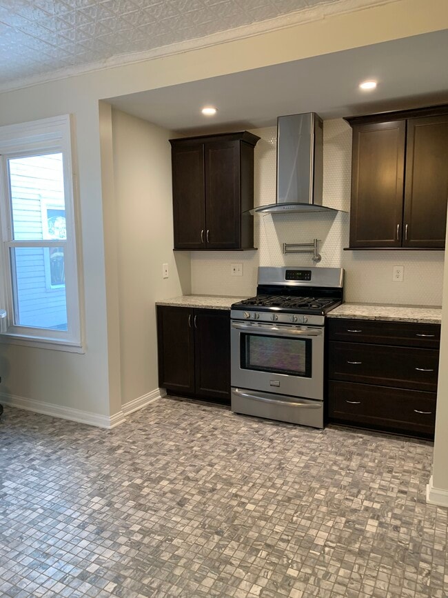 16 Walker Ave Unit 1