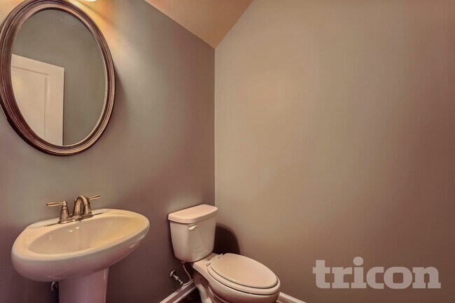 Photo - 3983 Sitka Dr