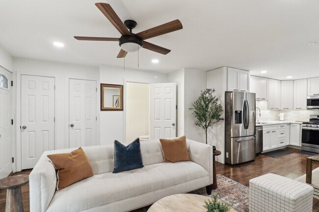 Photo - 3008 N Spaulding Ave