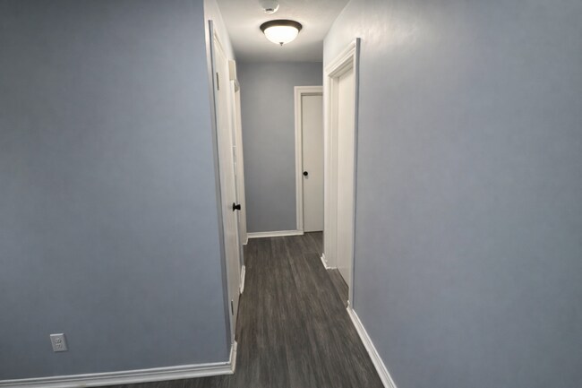 Photo - 1711 Kurz Way