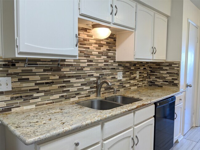 Photo - 361 N Post Oak Ln Unit True