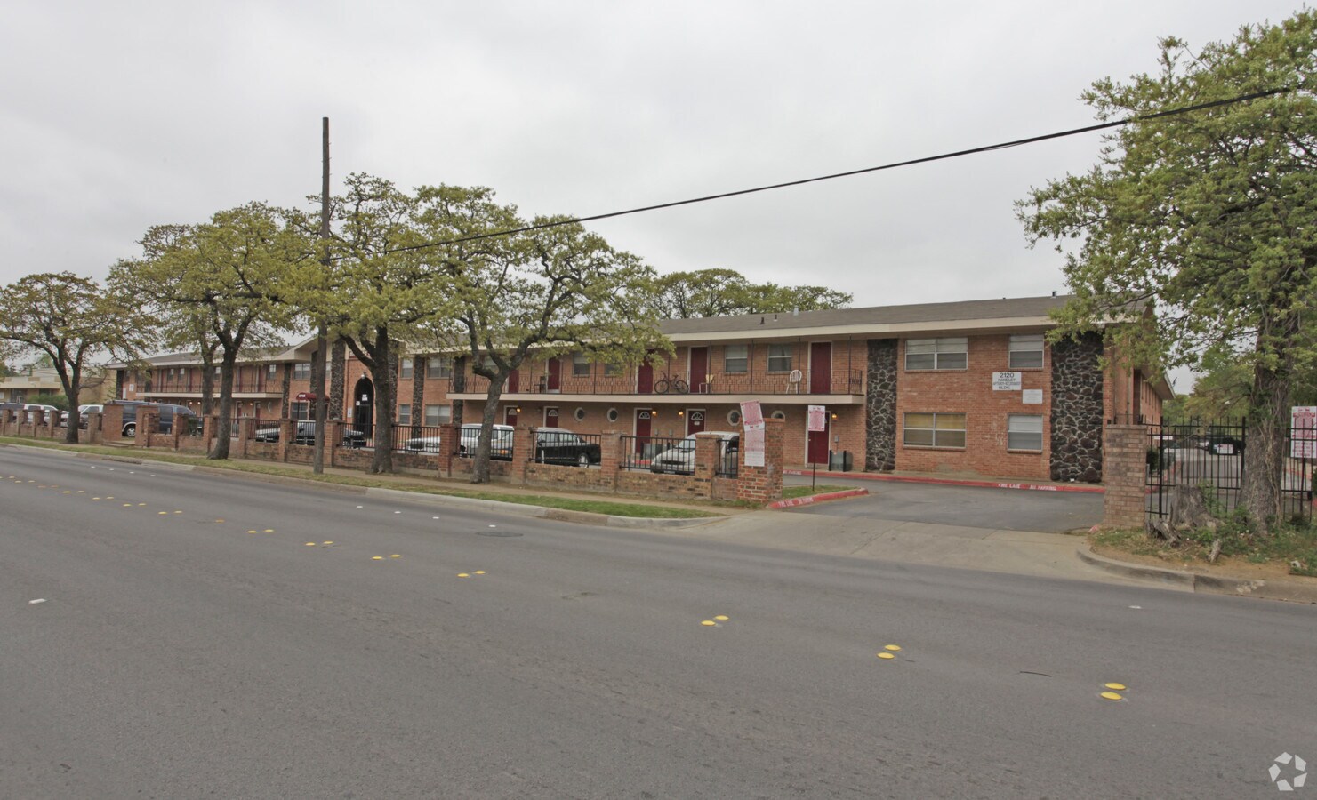 Handley Oaks Apartments - Handley Oaks Apartments