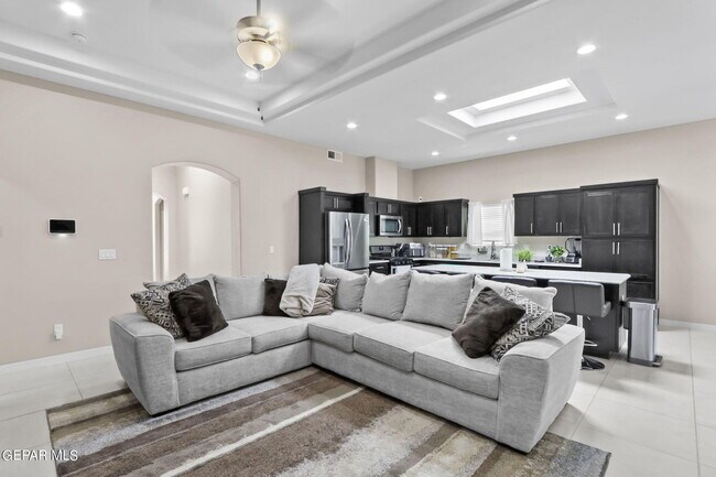 Photo - 629 Guy Meyers