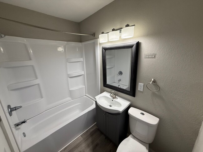 Building Photo - $1025 - updated 2 bedroom house