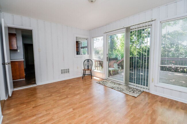 Photo - Immaculate Centrally located home!