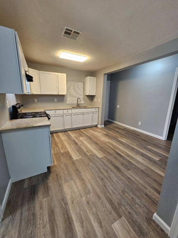 Photo - 541 E Seminole Pl