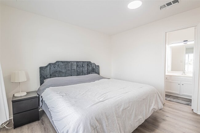 Building Photo - 1702 Good Day Dr