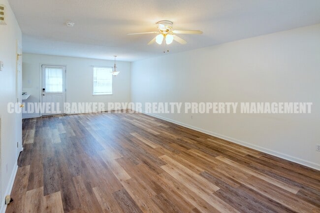 Photo - 1240 N Concord Rd Unit E