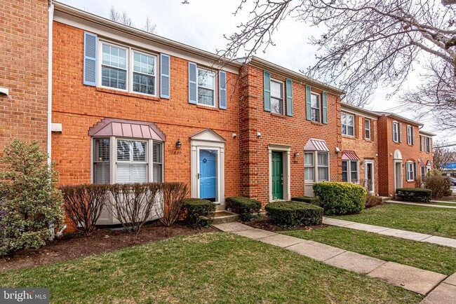 Photo - 839 N Greenbrier St