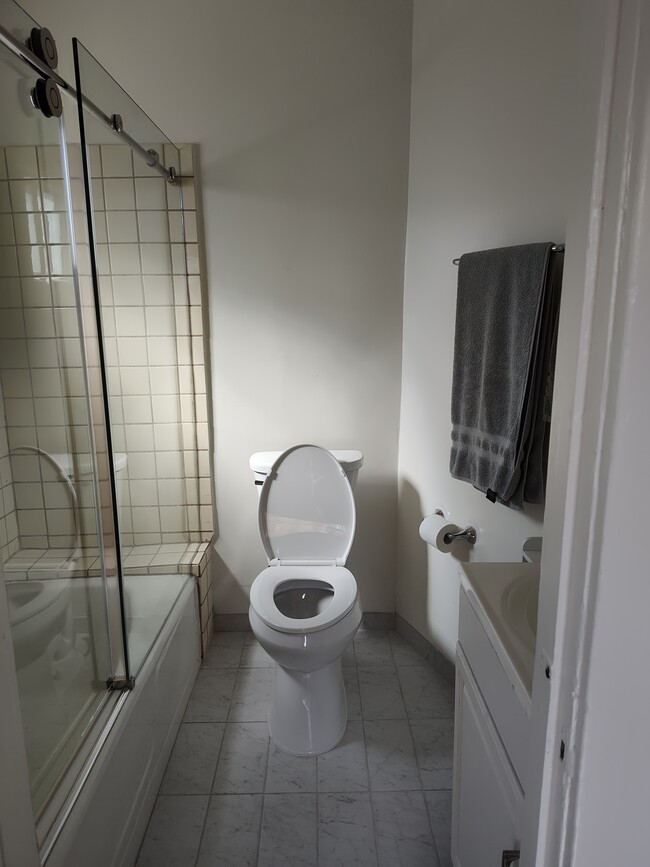 Photo - 1145-1142 Nowita Pl