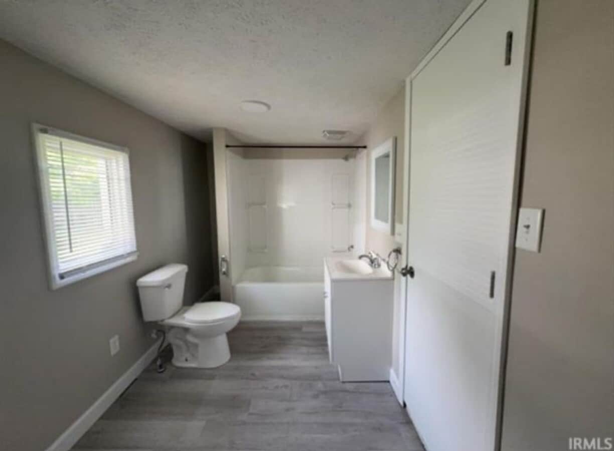 Photo - 2209 E 9th St Unidad 2207
