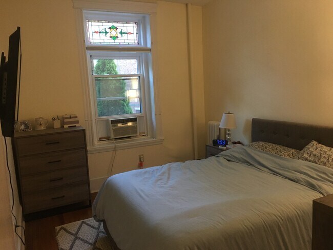 Photo - 137 Peterborough St Unit 2
