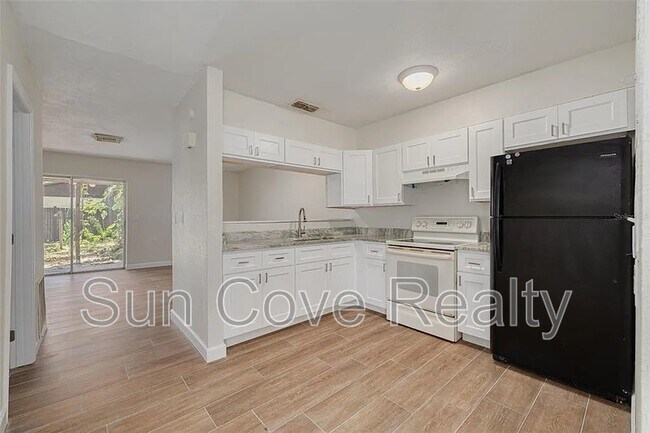 Photo - 7120 Oakwood Dr