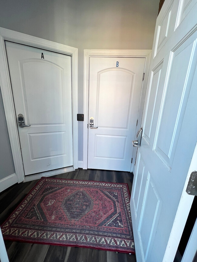 Photo - 229 E St NE