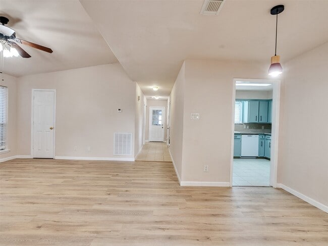 Building Photo - 11927 6th St Rental