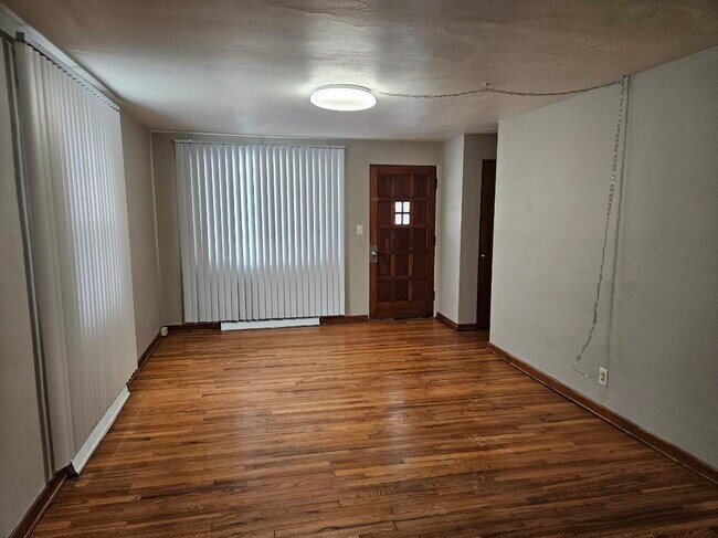 Living Room - 125 29th St NE Unit 123