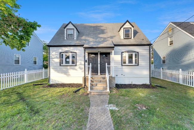Photo - 1133 Howard Ave Unidad A Rental