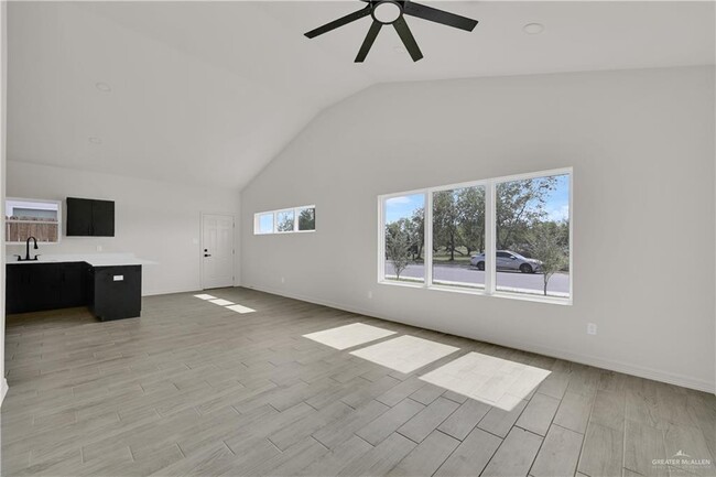 Photo - 23 Robin Rd Unit Apt#1