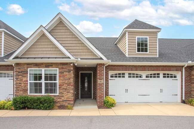 Building Photo - Single-level 2-bed, 2-bath townhome in 55+ community with pool, clubhouse, fitness center and gro... Unit 6402
