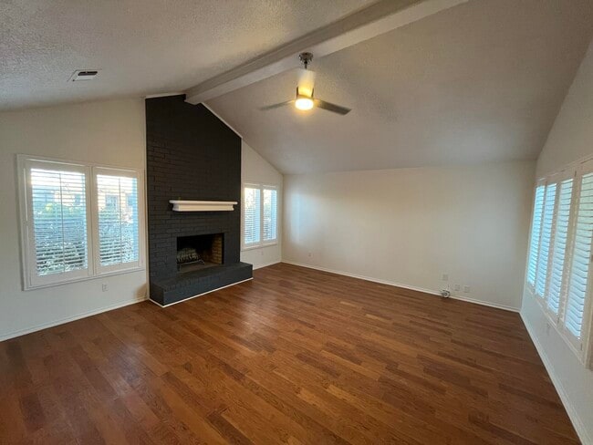 Photo - 5221 84th St